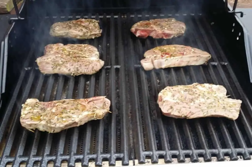 herbed lamb chops on the grill