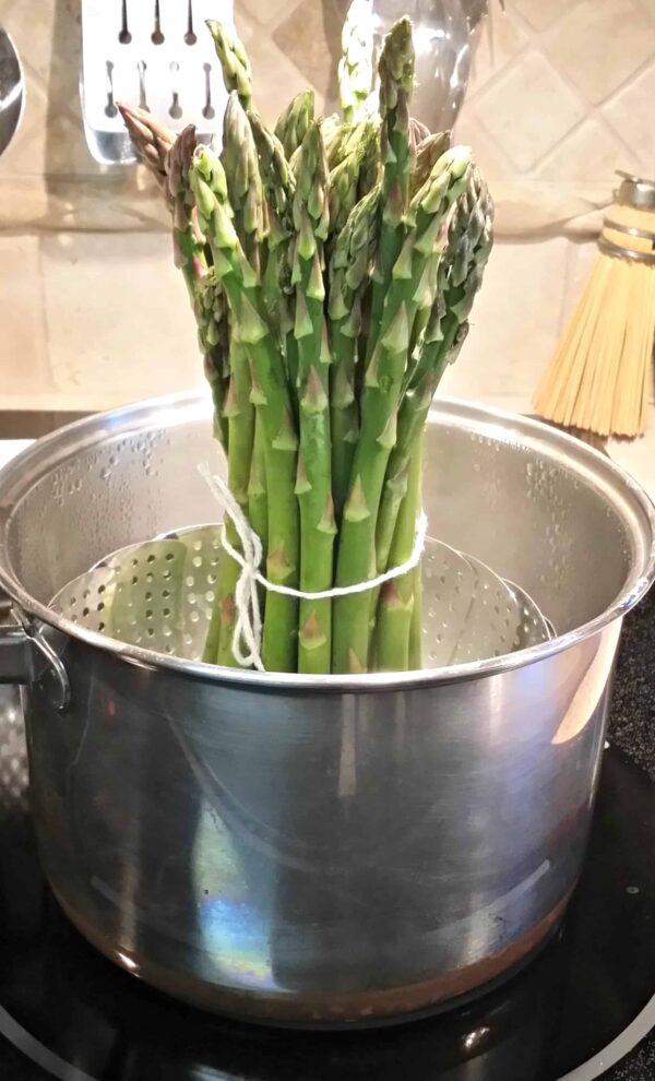 Perfectly Steamed Asparagus with Balsamic Vinaigrette Back to Our Roots