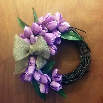 How to Make a Quick & Easy Spring Tulip Wreath